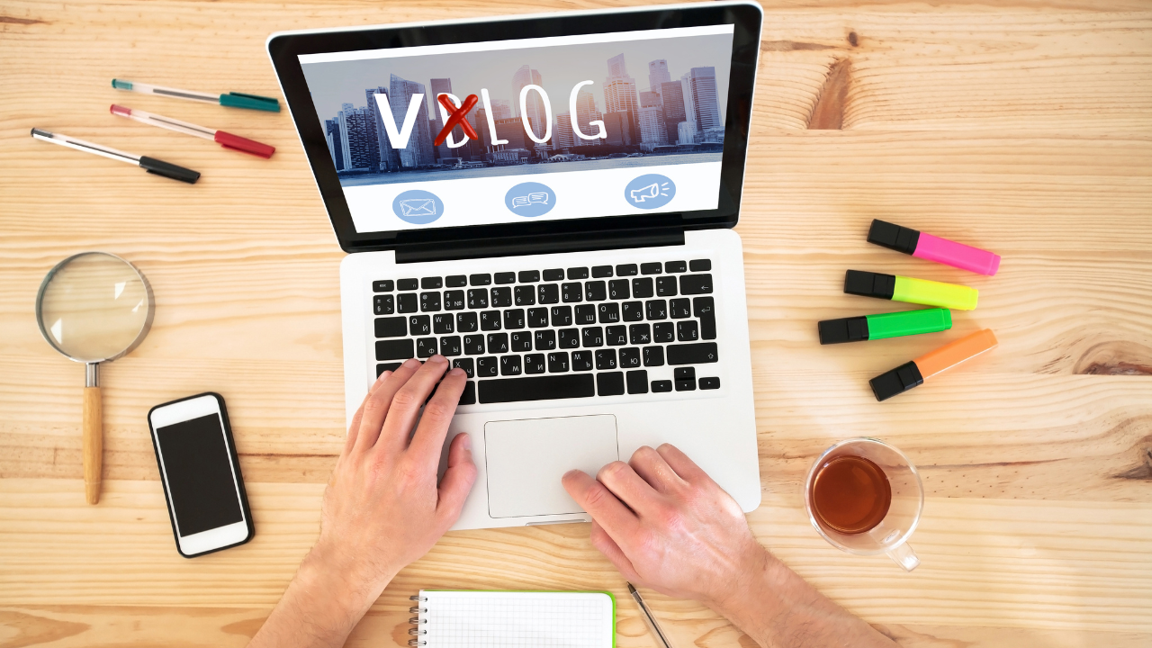 blog vs vlog - which one is better